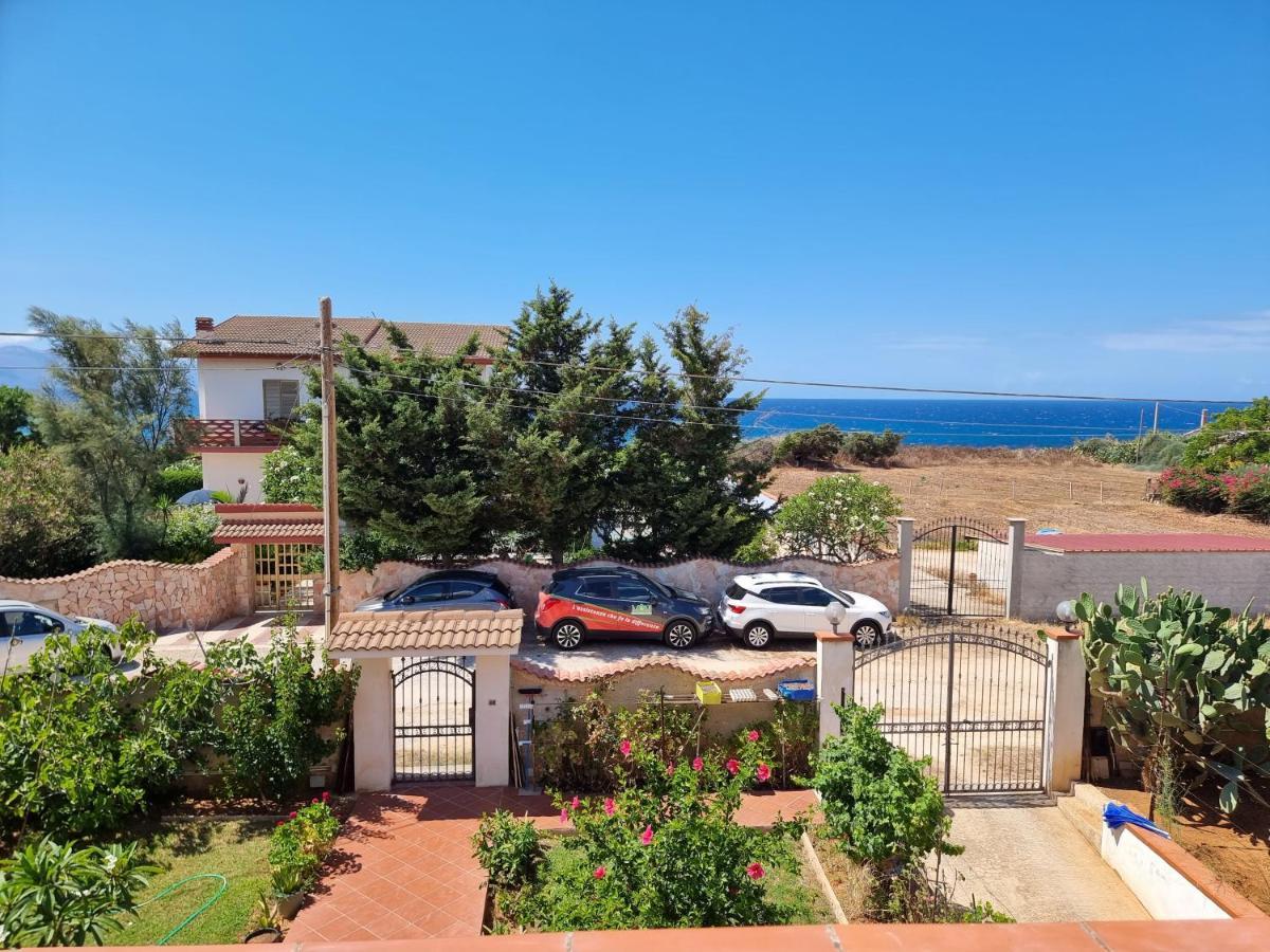 Villa Flora - With Sea View, 2 Minutes Walk To Beach トラッペート エクステリア 写真